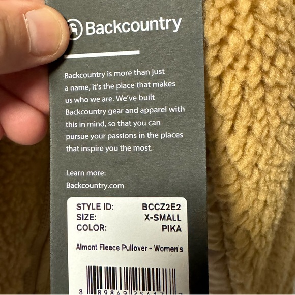 Backcountry tan Sherpa pullover 
W/ side zipper - Picture 3 of 3